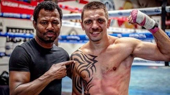 Shane Mosley with Ivan Redkach in the gym